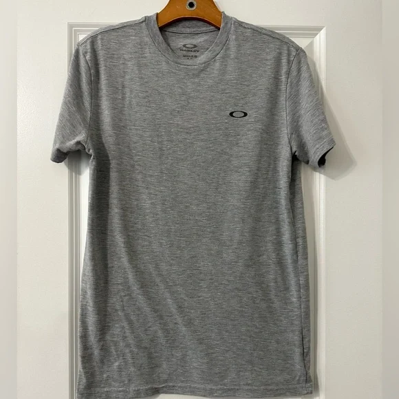 Oakley Shirts Oakley Mens Tee Regular Fit Drirelease Poshmark
